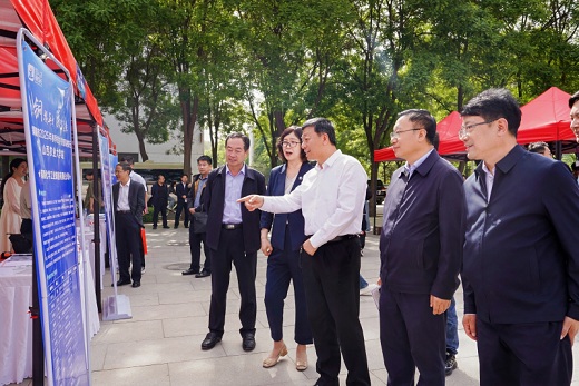 集團公司參加市招才引智高校行活動