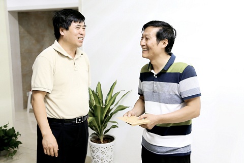 致以節日問候　送去企業關愛    公司領導慰問困難退役軍人