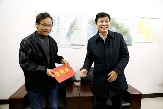 程雙林來公司慰問優秀人才