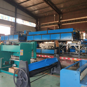 公司上半年經營分析會召開    阮德利閆麗君講話　姚程主持