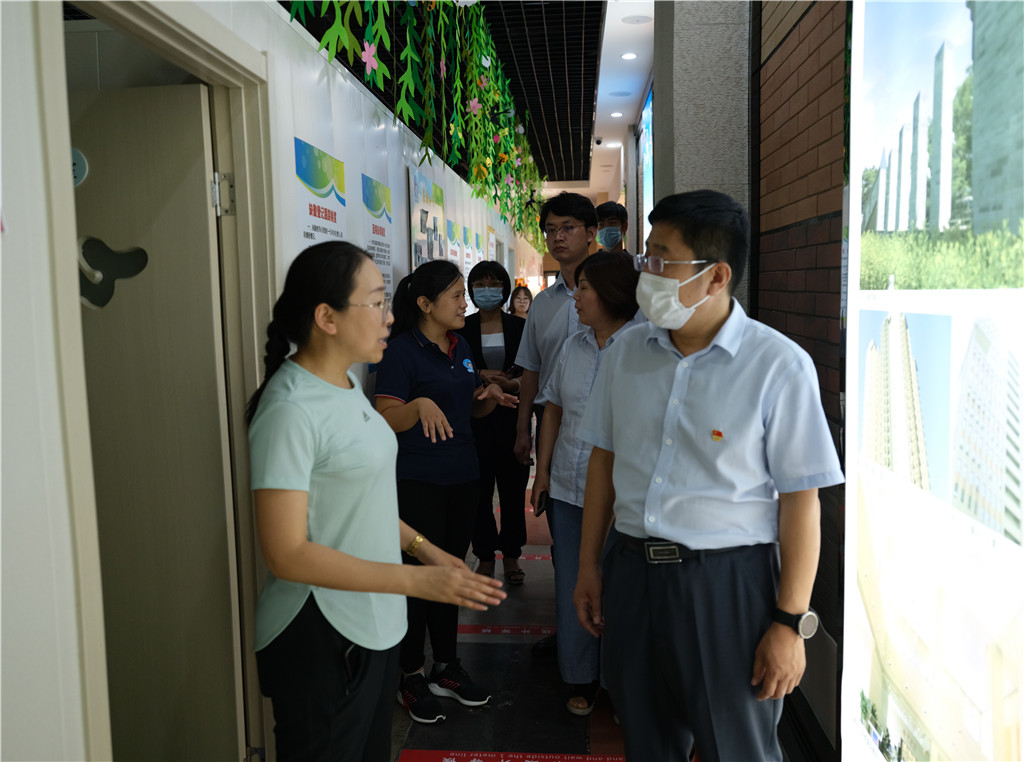 公司工會(huì)第五次會(huì)員代表大會(huì)召開(kāi)    劉亞平  阮德利  閆麗君  蔣升云出席會(huì)議