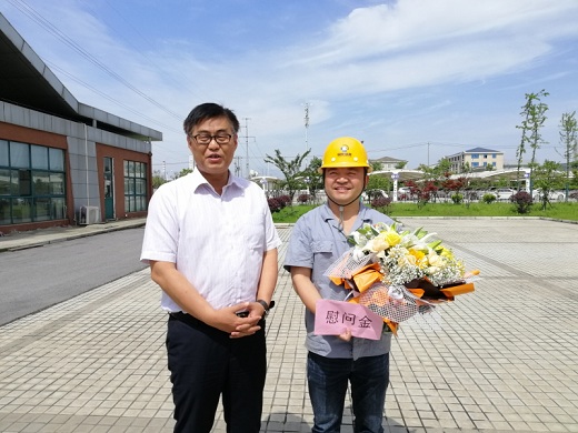 吳強來瑞嘉走訪慰問科技工作者時寄語    充分發揮尖兵作用    投身技改攻堅克難