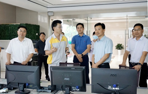 市領導何田來集團調研企業發展和項目建設